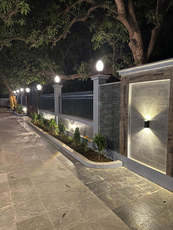 Kaashi Flora Villa Varanasi Exteriör bild