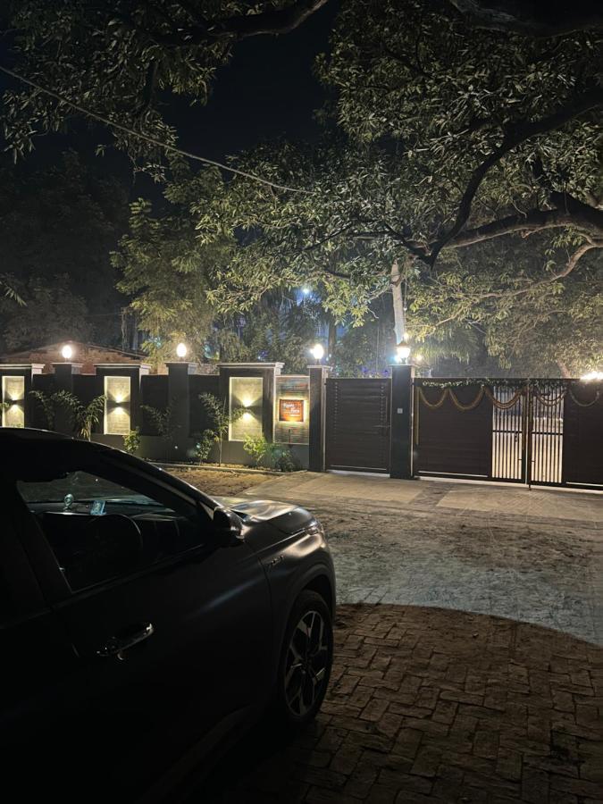 Kaashi Flora Villa Varanasi Exteriör bild
