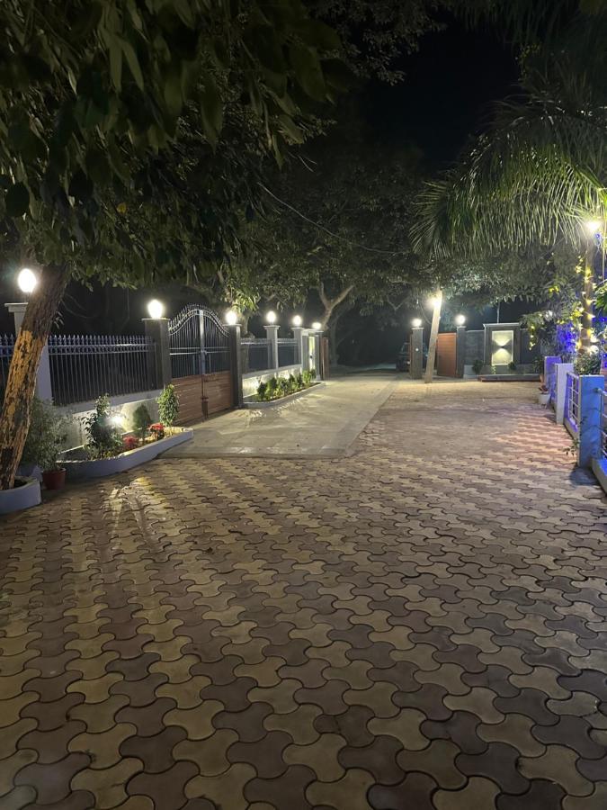 Kaashi Flora Villa Varanasi Exteriör bild