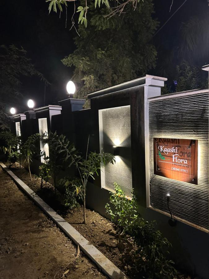 Kaashi Flora Villa Varanasi Exteriör bild