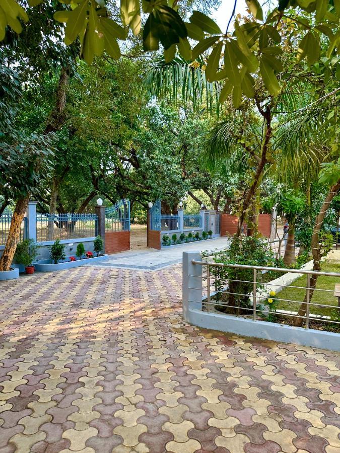 Kaashi Flora Villa Varanasi Exteriör bild