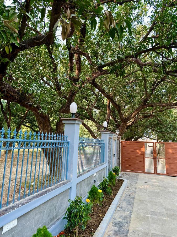 Kaashi Flora Villa Varanasi Exteriör bild